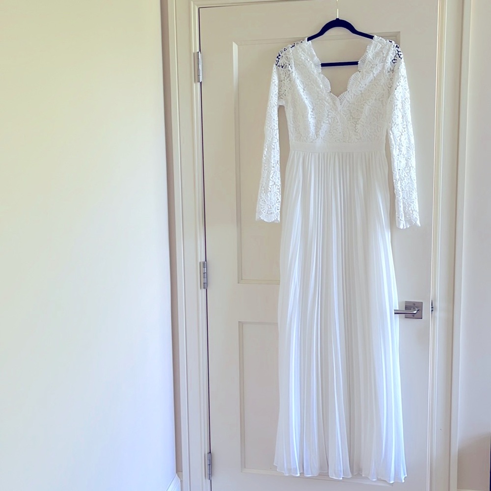 Gorgeous wedding event dress - medium - Bella & Bloom